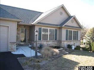 710 Picturesque Dr, Wrightsville, PA 17368
