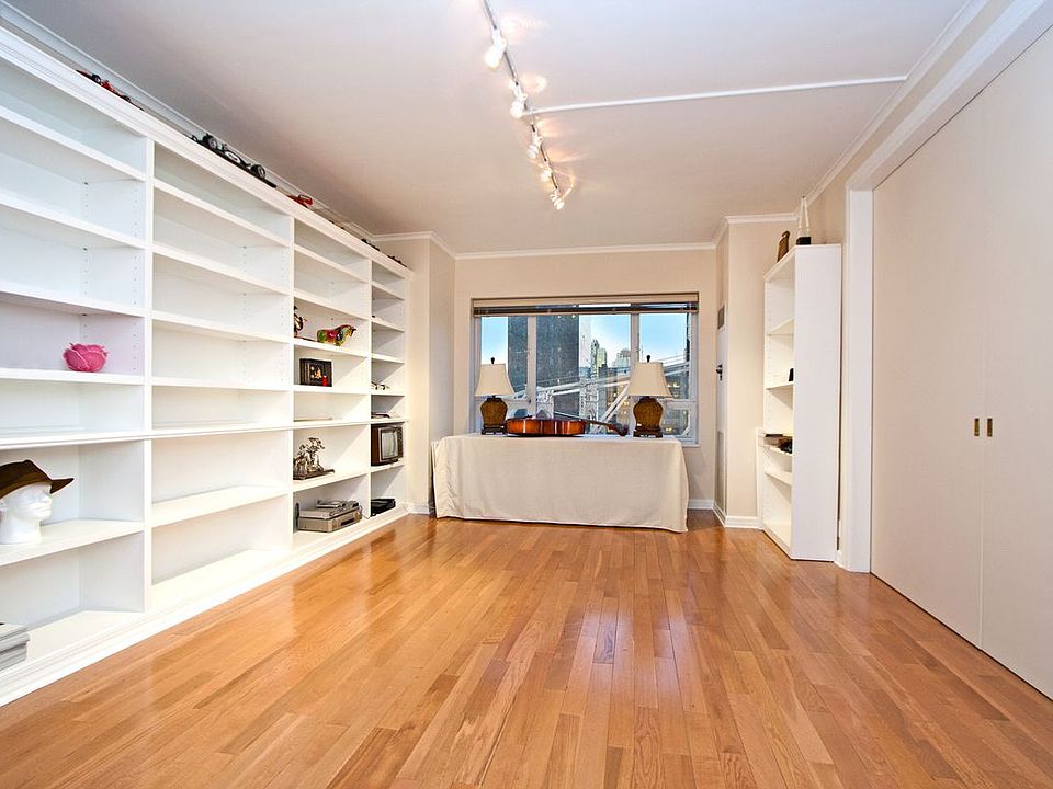 2nd image of 425 E 58th St APT 10F