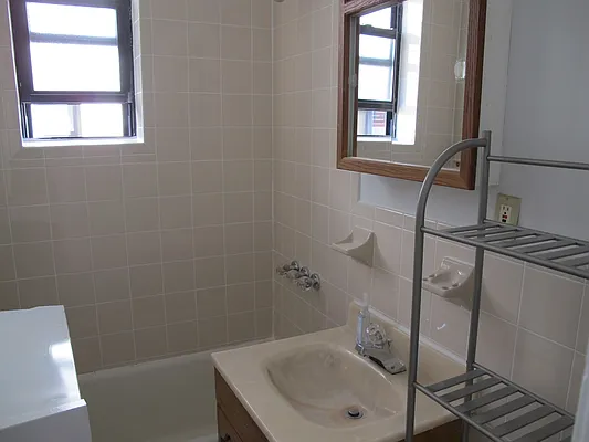 Rented by SUN WOOD REAL ESTATE | media 14