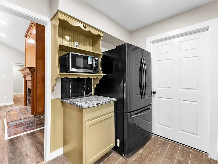 6211 Coachgate Dr — Photo 37