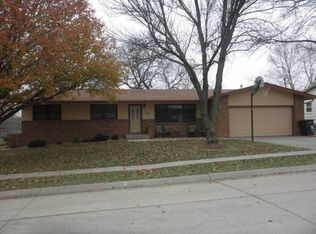927 N 12th St, Seward, NE 68434