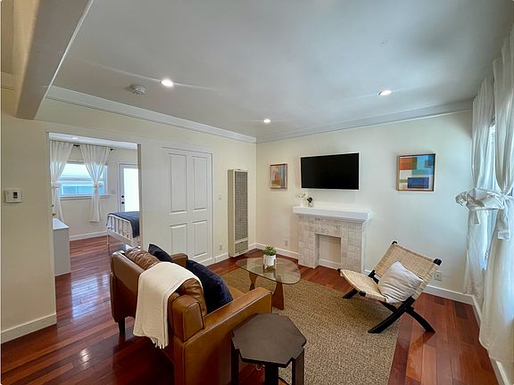5th image of 1111 21st St APT D