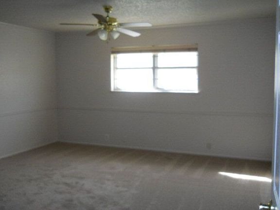 5th image of 3924 Monclair Ave