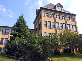 630 Congdon Ave #12, Elgin, IL 60120