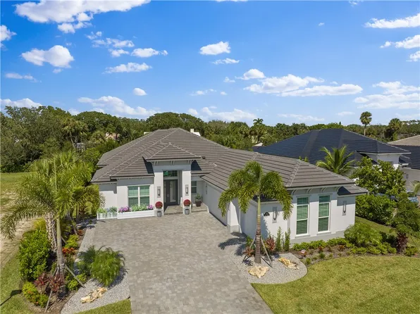 220 Strand Sq, Indian River Shores, FL 32963