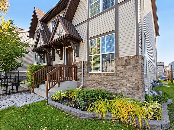 3rd image of 29 NW Elgin Mews SE