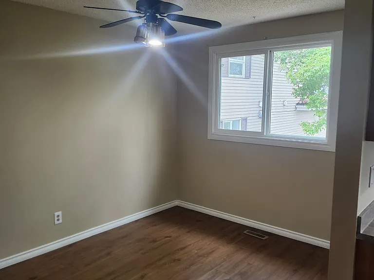 2603 Edmonton Trl NE — Photo 5