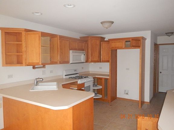 5th image of 18135 Edgar Pl