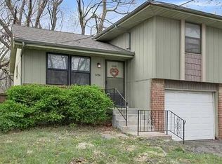 5436 Farley Ln, Merriam, KS 66203