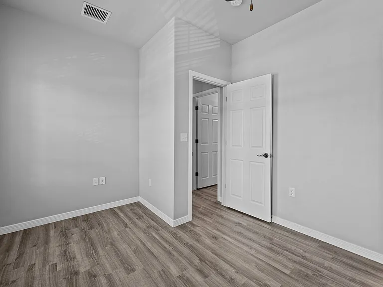 DISTRICT AT PELLICANO — Photo 19