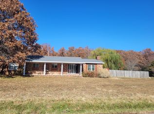 22012 Neosho Dr, Lebanon, MO 65536