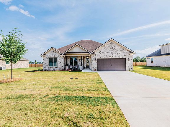 3rd image of 202 Farmland Cir