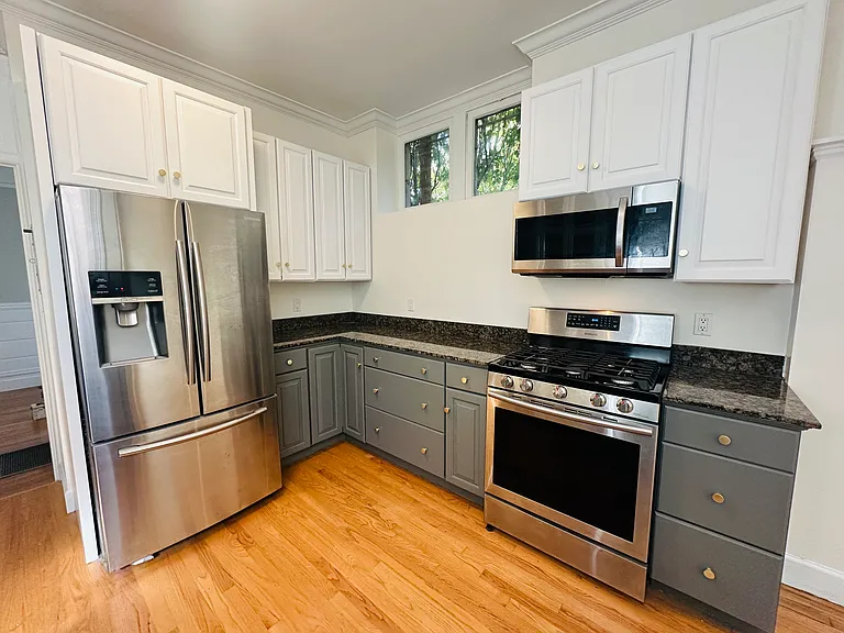 1259 Lombard St — Photo 2