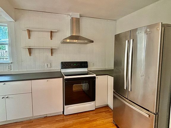 4th image of 2304 Larston Ln