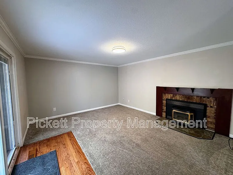 2270 Madrona Dr SE — Photo 10