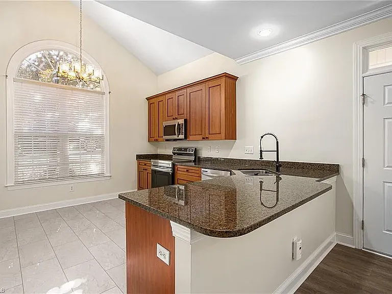 4138 Baylor St — Photo 11