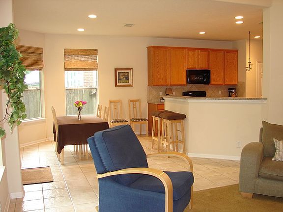 4th image of 13310 Yaupon Holly Ln