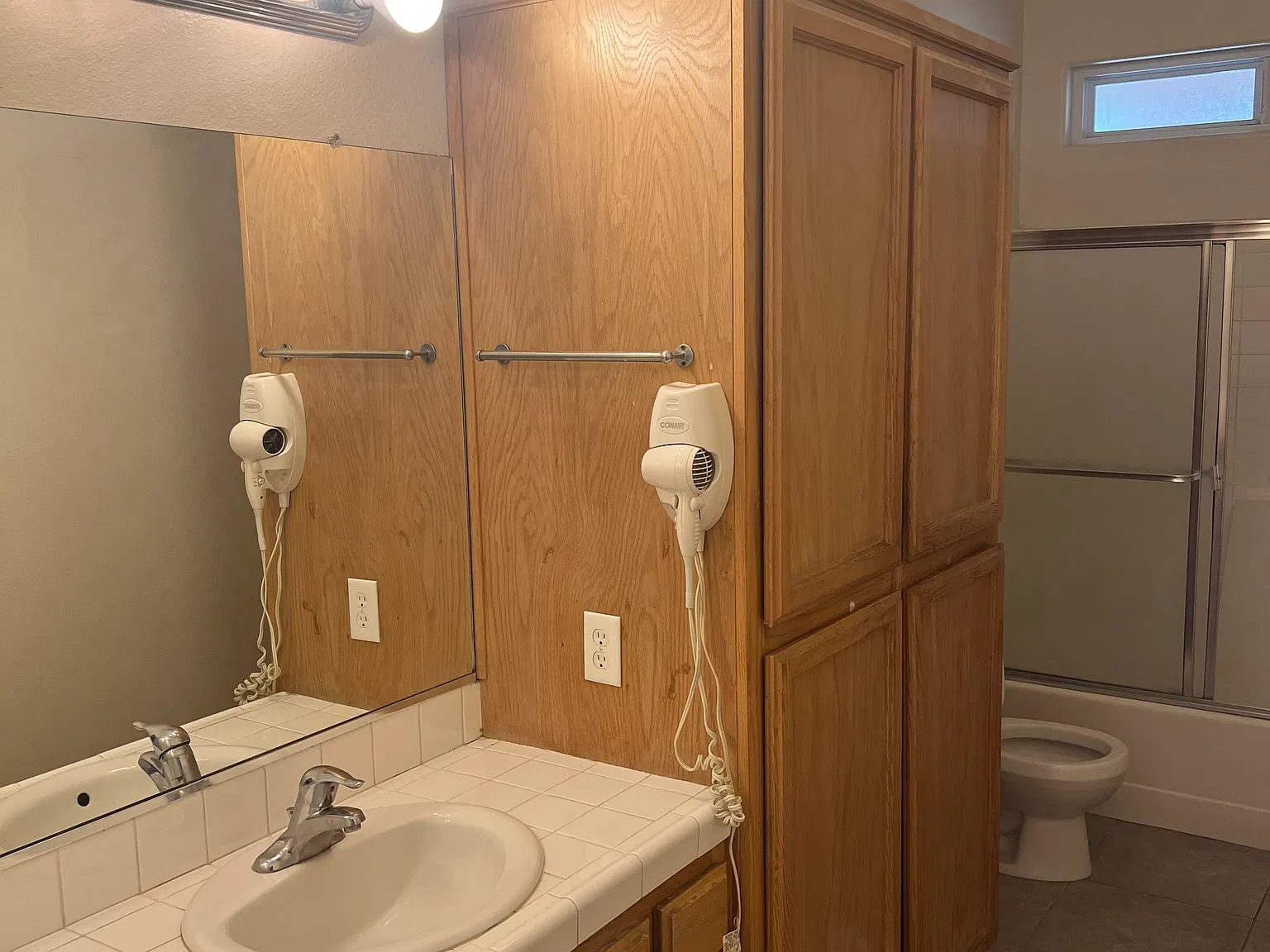 3 bed, 1606 sqft, $2,400 — Photo 2