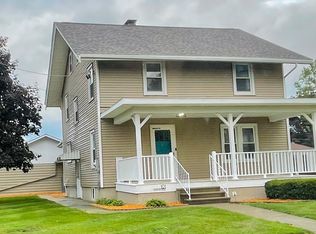 101 S 5th Ave, Forreston, IL 61030