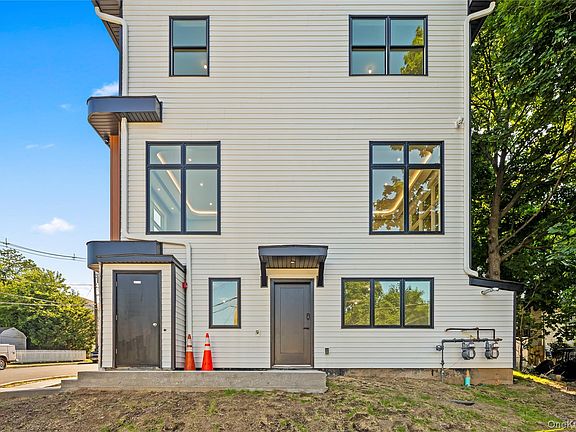 5th image of 9 Lincoln Street #201