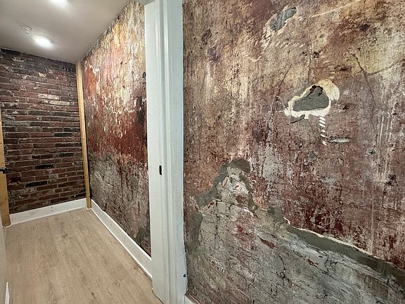 3rd image of 59 N 2nd St #14