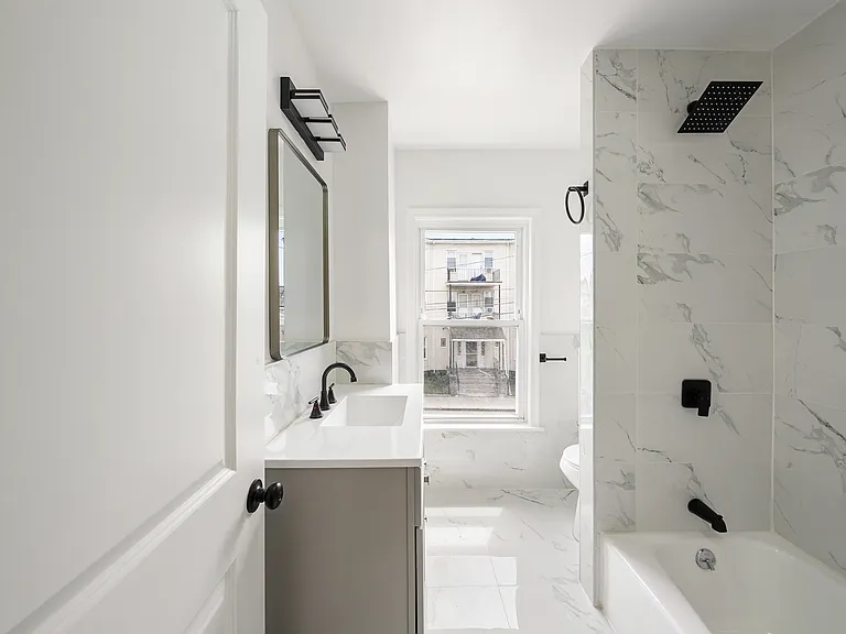 16 Oakes St #2 — Photo 10