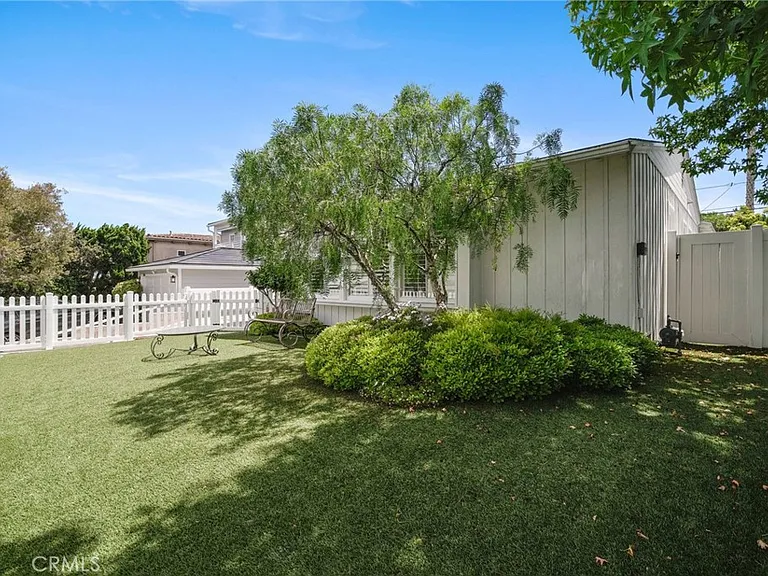 1200 Magnolia Ave — Photo 3