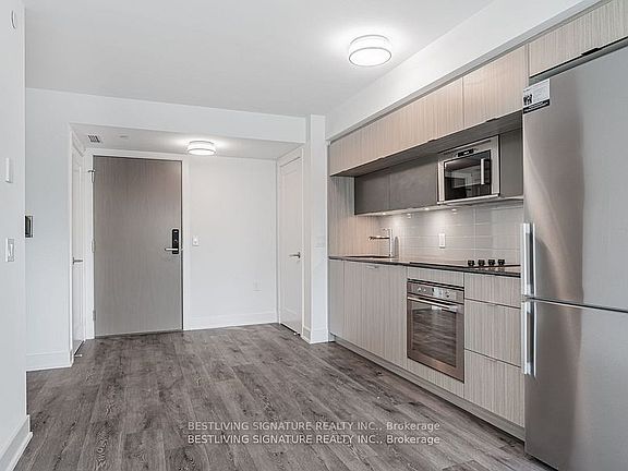 5th image of 585 Bloor St E #1521