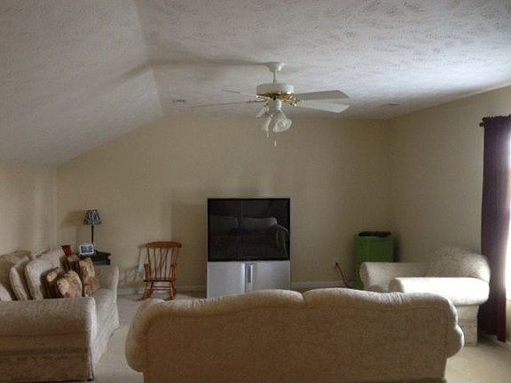 Huge Bonus Room/Family Room