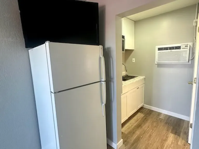 2400 North Ave — Photo 6