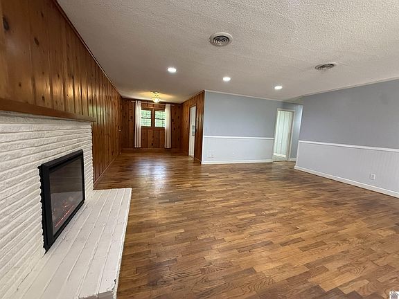 4th image of 1406 Sycamore St