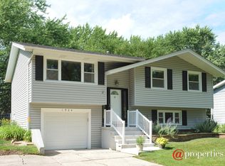 1924 Kingston Ln, Schaumburg, IL 60193