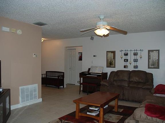 4th image of 7820 Chaperon Ct
