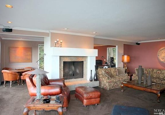 2nd image of 215 Currey Ln