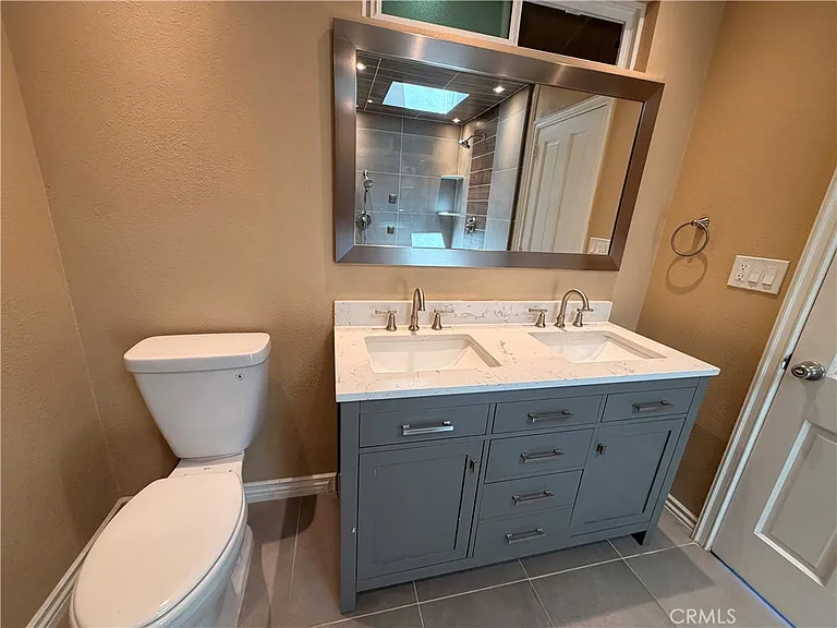 1447 S Valley Center Ave — Photo 26