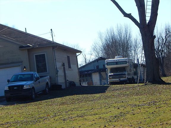 2nd image of 3025 Oak St