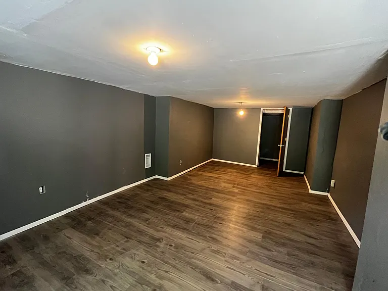 408 McDade Ln — Photo 17