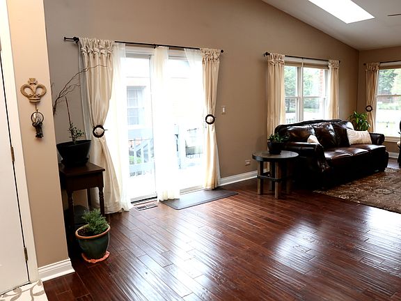 4th image of 221 William Way