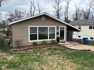 237 Ballwin Ave, Ballwin, MO 63021