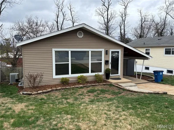 237 Ballwin Ave, Ballwin, MO 63021