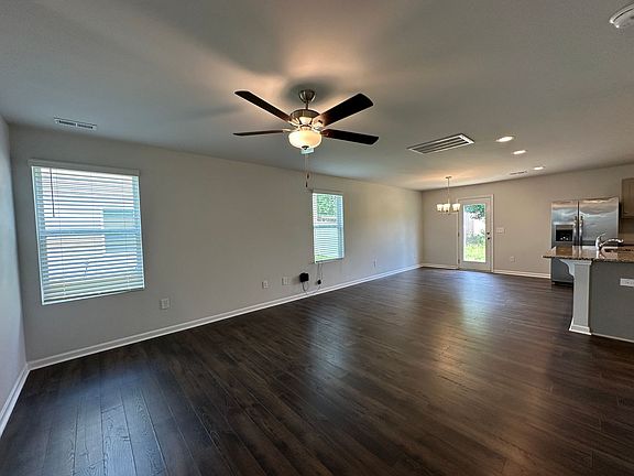 4th image of 216 Melbourne Dr