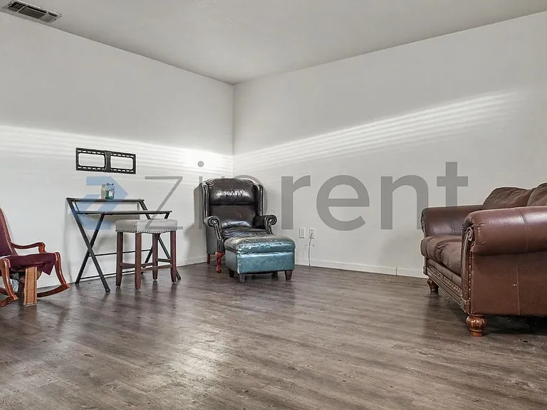 203 Lualan Ln #L-D — Photo 4