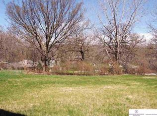 9327 Spring St, Omaha, NE 68124