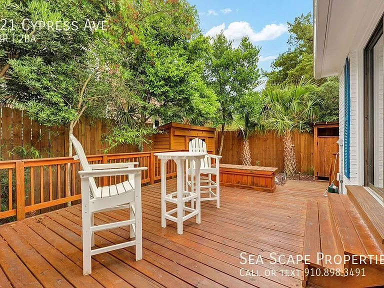 121 Cypress Ave — Photo 24