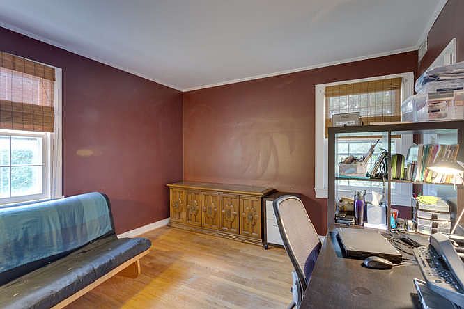 2nd image of 1303 S Barton St Unit 202