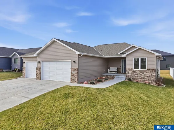 3307 N 94th St, Lincoln, NE 68507