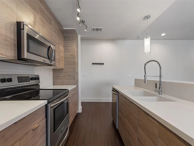 604 N Bluff Dr #225 — Photo 4