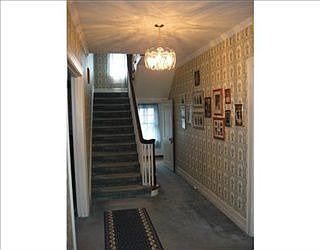 4th image of 574 N Main St