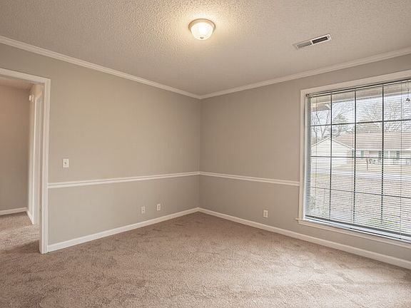 2nd image of 981 Saltwood Rd
