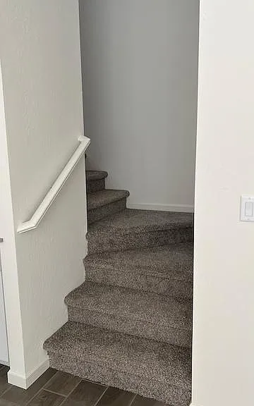 Entry to Upstairs